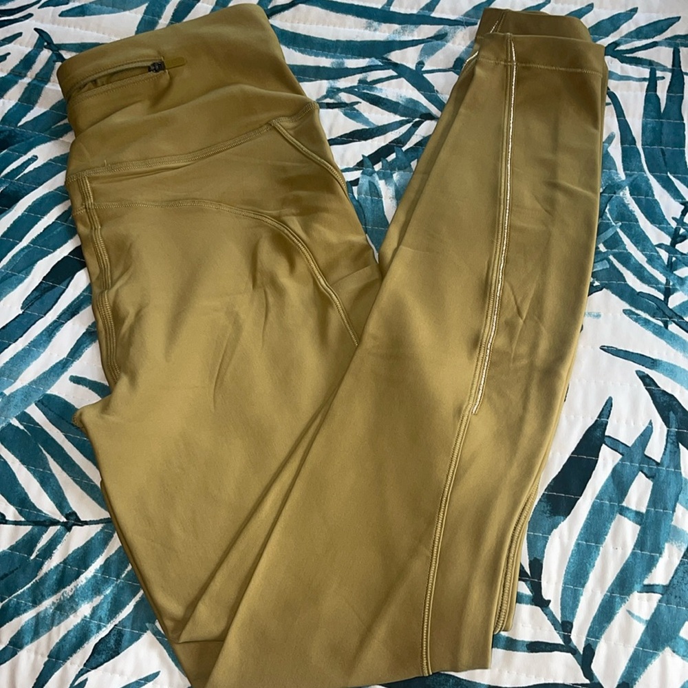 Lululemon leggings size 6